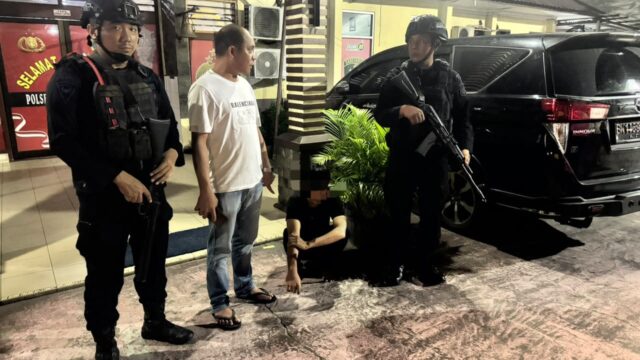 Brimob Polda Sumut Gagalkan Tawuran Dini Hari di Medan, Empat Pemuda dan Dua Kelewang Diamankan